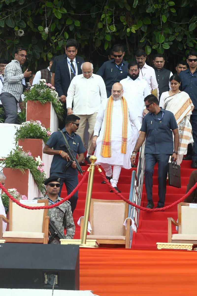 AnupriyaSPatel's tweet photo. आज देश के यशस्वी प्रधानमंत्री श्री @narendramodi जी के 76 वें जन्मदिवस के अवसर पर उनकी जन्मस्थली वडनगर, गुजरात की शर्मिष्ठा झील के नदी के तट से मा. गृहमंत्री श्री @AmitShah जी, श्री @Bhupendrapbjp जी, मा. मुख्यमंत्री-गुजरात, श्री @mieknathshinde जी, मा. उपमुख्यमंत्री-महाराष्ट्र तथा अन्य महानुभावों की गरिमामयी  उपस्थिति में 'सेवा संकल्प अभियान' के तहत 'वडनगर-वाराणसी सेवा यात्रा' का शुभारंभ कर अत्यंत प्रसन्नता है l

'सेवा संकल्प अभियान' आदरणीय प्रधानमंत्री जी के राष्ट्रसेवा के 25 वर्षों की यात्रा को समर्पित है l उनका राजनीतिक जीवन सेवा, समर्पण, सुशासन और राष्ट्र-निर्माण का एक अविरत महायज्ञ है l 

माननीय प्रधानमंत्री जी ने अंत्योदय की भावना के साथ अपनी इस ऐतिहासिक यात्रा में करोड़ों भारतीयों के जीवन में सकारात्मक परिवर्तन लाकर विकसित भारत 2047 की सुदृढ़ नींव रखी है।