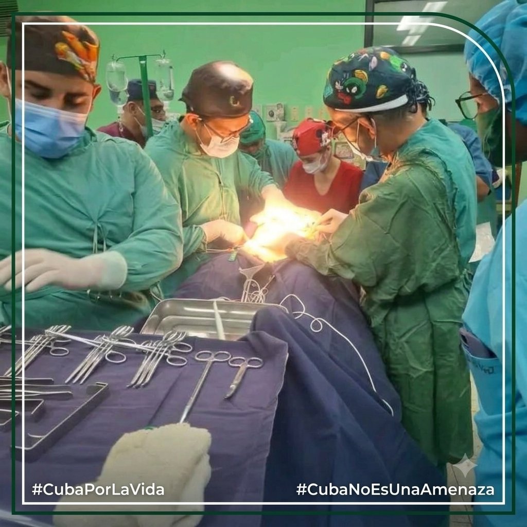 serg34485's tweet photo. 🏥 Equipo multidisciplinario del @HCQ_Ameijeiras y el @HGOGonzalezCoro logró con éxito una cesárea programada en una gestante con patología renal crónica y trasplante renal.

🇨🇺 A pesar de las dificultades, la #SaludCubana sigue salvando vidas.

#CubaPorLaVida https://t.co/jYfC8l7pD2