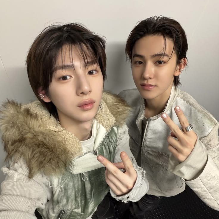 prettyyhyeon's tweet photo. eomjju the real twinz 😭 https://t.co/lAEjy0aVP0