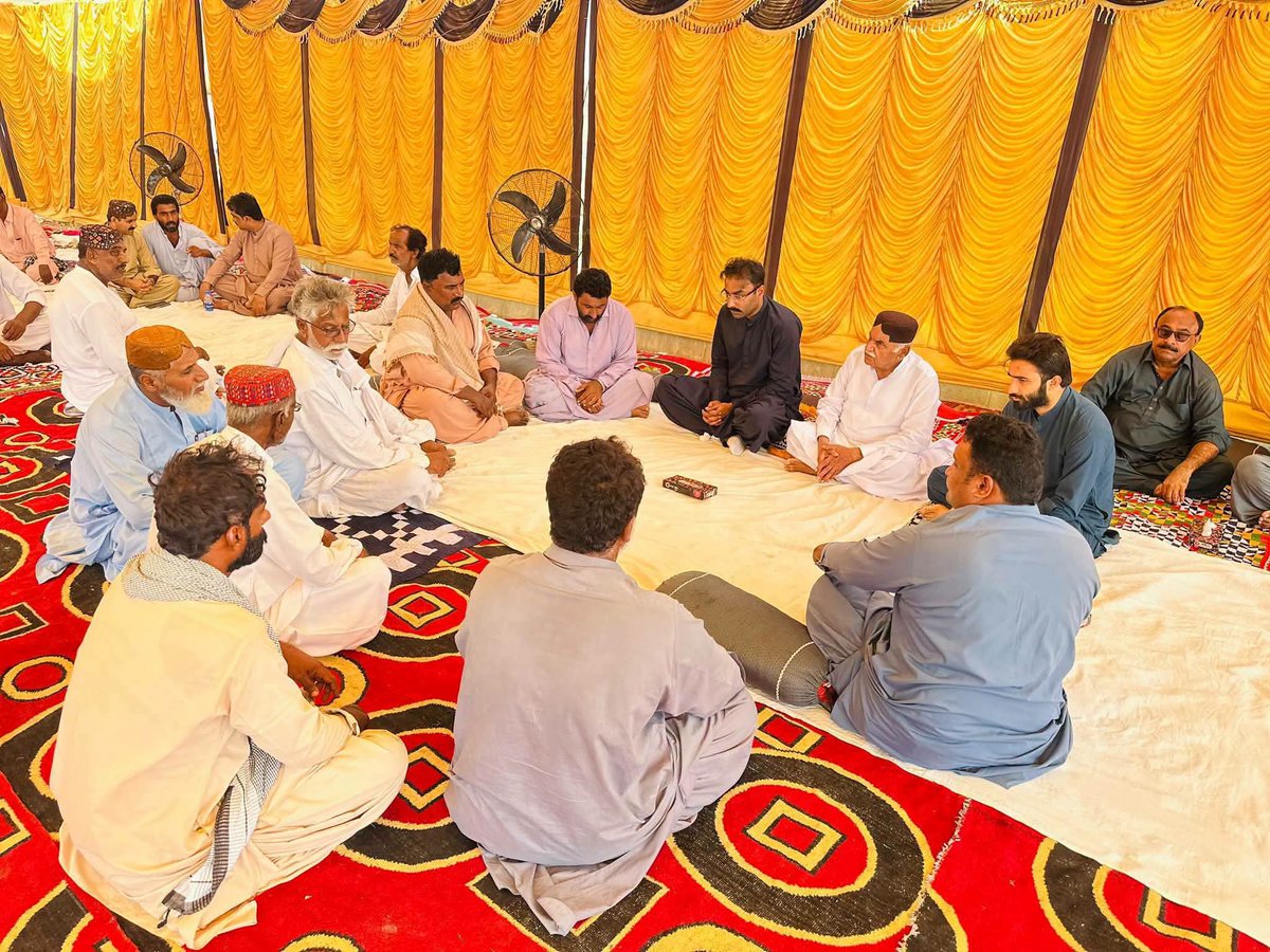 QumberZawar's tweet photo. #Hyderabad
#PPPP Young Leader @bilalshoro376 sb Offared Condolence with Nazar Ali Mallah and Sohrab Mallah on Sad Demise of his Mother and Condolence with Fida Hussain Mallah on Sad Demise of his Grand Mother at Village Haji Rustam Mallah UC 155 HMC
@BBhuttoZardari @jamkhanshoro https://t.co/5fvjxmgp3G