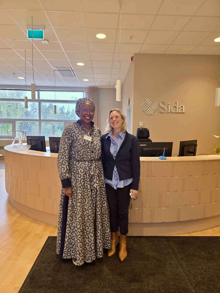 Maison_Shalom's tweet photo. En Suède, Mme #Maggy, a échangé avec Mme Alina Marić, Présidente de #CaritasStLarsUppsala, et Mme Cecilia Brumér, Cheffe de l’unité Afrique centrale et occidentale de #Sida, sur l’engagement humanitaire de @Maison_Shalom et les perspectives de coopération. https://t.co/wgrRoLGBuR