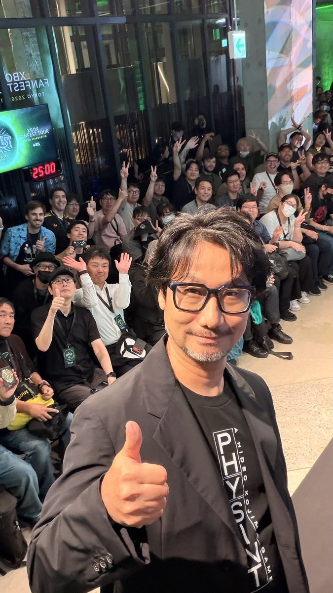 aarongreenberg's tweet photo. Loved having @HIDEO_KOJIMA_EN surprising our XBOX fans here in Tokyo at #XBOXFanfest following his special segment to end our TGS show! 💚 https://t.co/iUBah73ED4