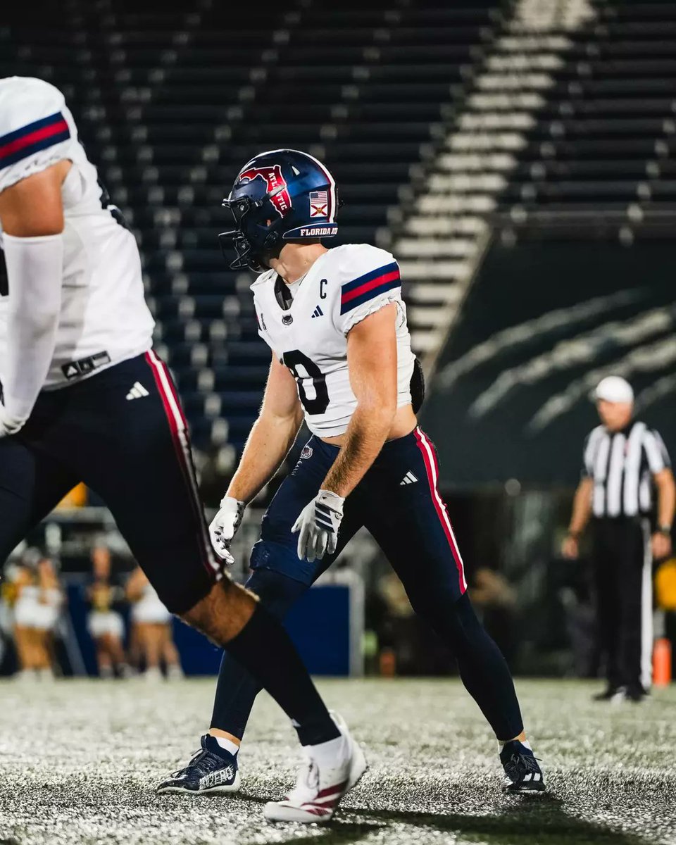 JoeS002's tweet photo. @62istheyeaar It was taken 4 years ago when I was last in that "stadium".  Perhaps a photo from last year's Shula Bowl game illustrates it exactly the same? (credit FAU Football). https://t.co/KfXkNWuUYs