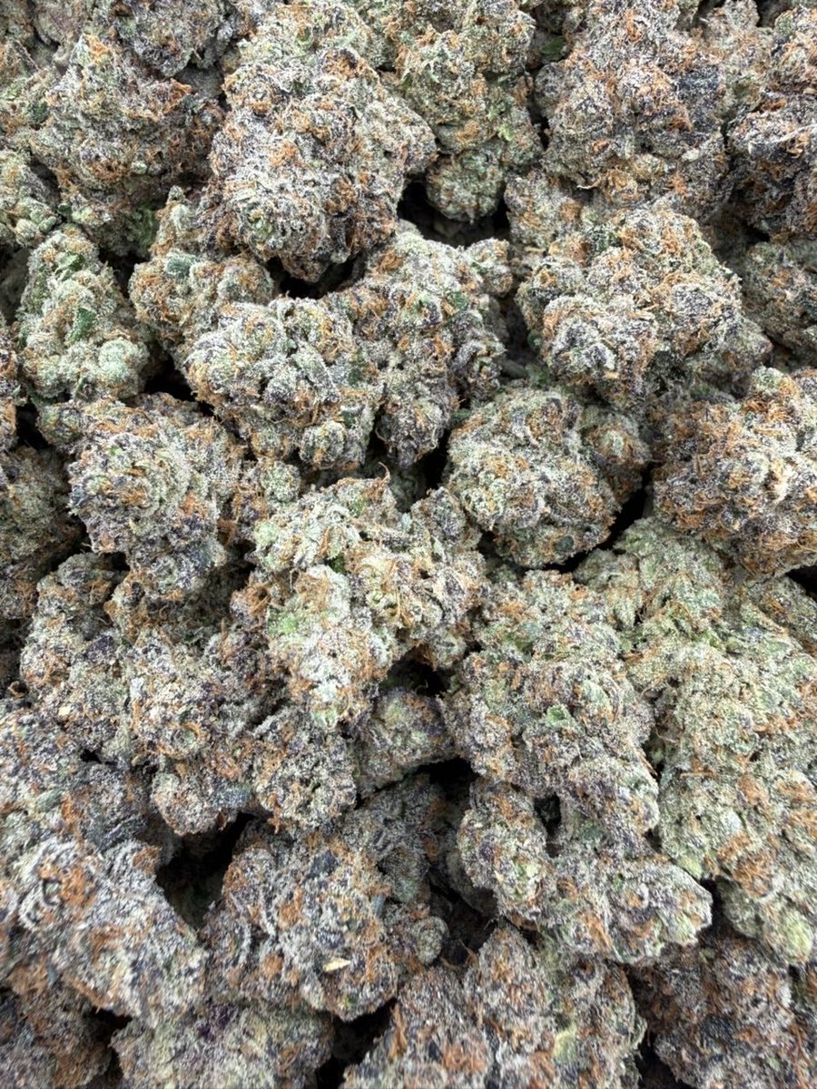 Thethirdeyqeyv's tweet photo. Cherry taffy exotic https://t.co/BJTZqRnNia