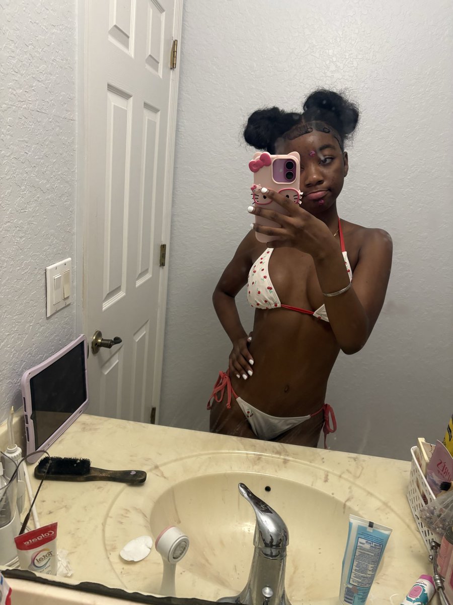 Trintyacgn's tweet photo. Wet rn sending vids hmu #pussy #wetkitty https://t.co/nbsZHyRpe2