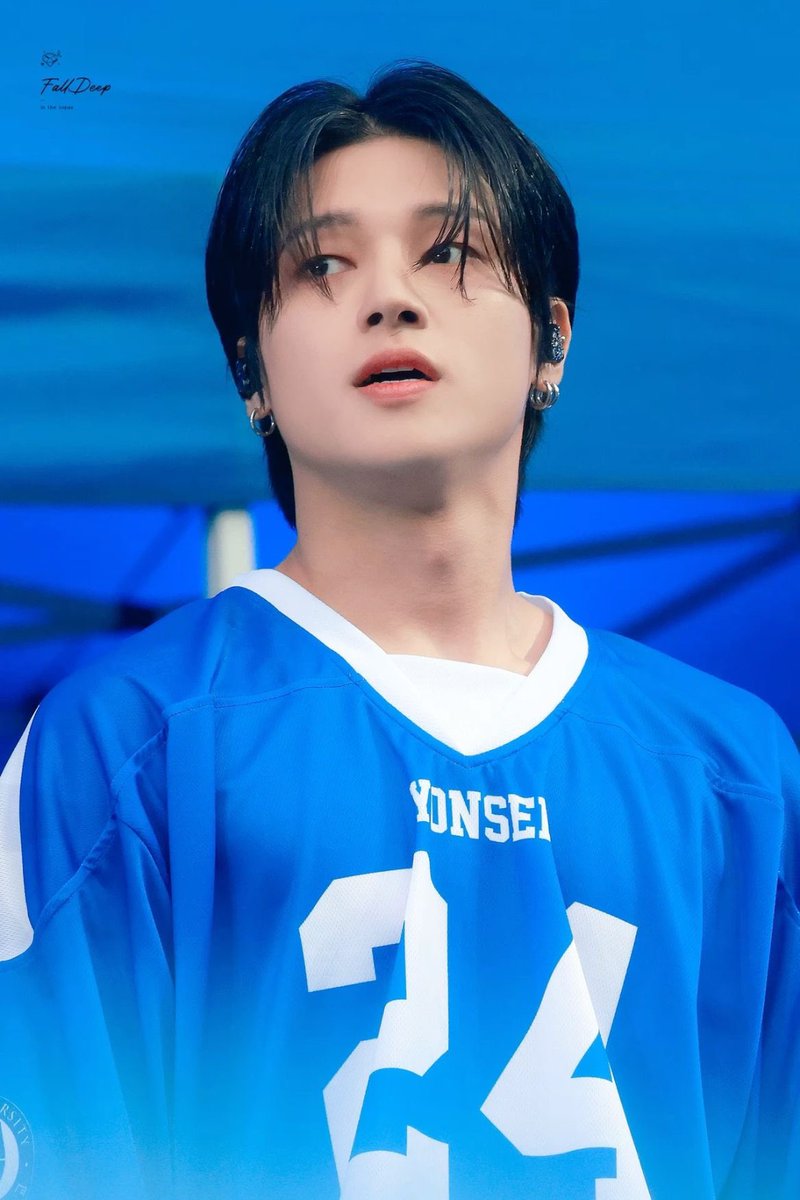 Wo_oYng's tweet photo. 오빠 나 내년에 대학가는데. https://t.co/49zpqf6SHy