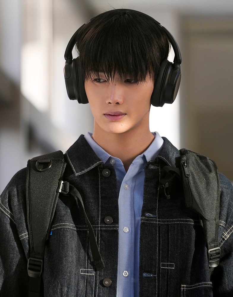 JO_asakura08's tweet photo. アイドルの兄と目立つことが苦手な弟の双子設定で映画作ってくれませんか https://t.co/8rg7xBxdS3