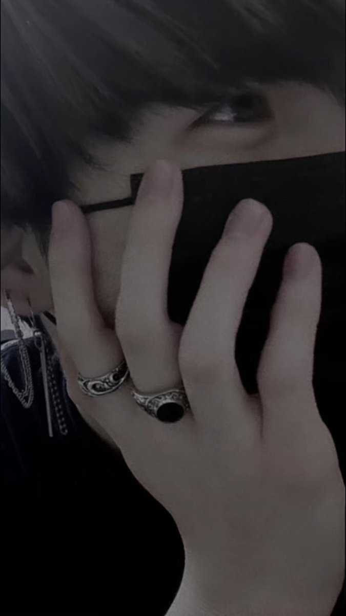 nq1lby's tweet photo. 片目界隈ってやつ  #自撮り界隈 https://t.co/UuJvbE1rfI