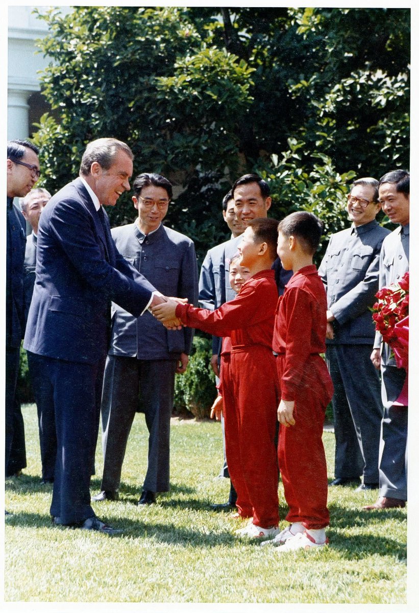 tongbingxue's tweet photo. US President Richard Nixon greets young Chinese martial arts star Jet Li (Li Lianjie) @jetli_official and his wushu troupe, 1974, Washington, D.C., by White House Photographer by Robert L. Knudsen.

The troupe’s trip to America, following "Ping-Pong Diplomacy," not only showcased the unique charm of Chinese martial arts to the Western world, but also had a profound impact on thawing China-US relations and promoting exchanges between the two countries.