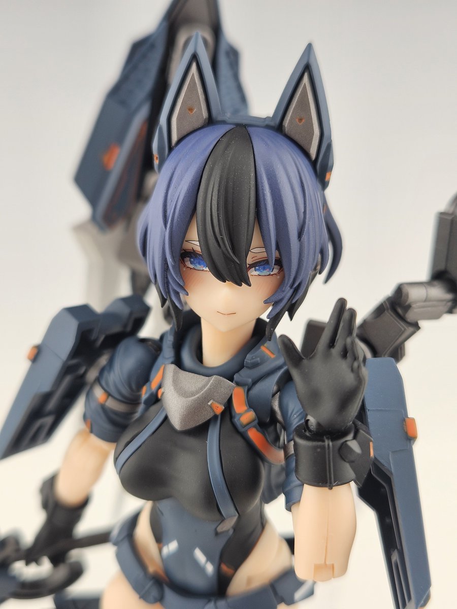 bbhaguruma's tweet photo. 「ユグドラシス：ガルム-BD-」

新作完成しました。ユグドラシス：ガルム・リッパーをベースにMSGと既存装備を換装してより近距離戦を重視したカスタムです。ガルム・リッパーのデザインが素敵すぎる！

#メガミデバイス https://t.co/2raGkN2wt0