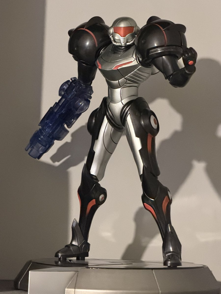 NECRXLITH's tweet photo. @DecayUnborn @Jackal658 I love the Phazon Suit. https://t.co/FLjwIklvvr