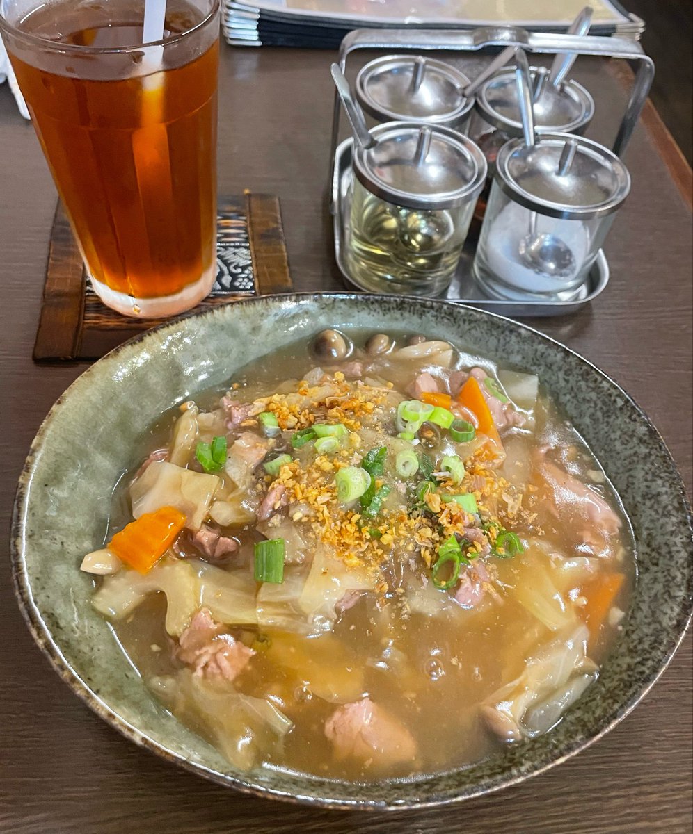 7mrBd's tweet photo. ラッドナー
あんかけトロトロ麺
これに粉唐辛子🌶️と酢を
入れて自分好みに味変🥰 https://t.co/y8XhdFyR6k