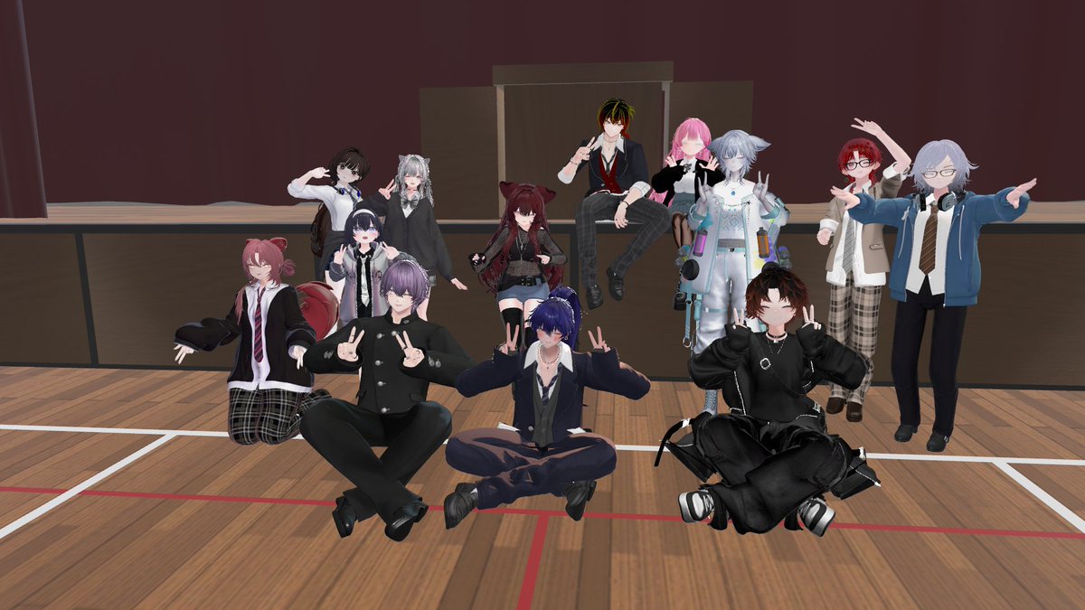 thanks_grasius's tweet photo. 月曜日は #ReLibrary_VRC ！キャスト参加１回目！実はご縁をいただいていました。
今日はインパクトのあるワッパ―作りに挑戦。お手伝いに来ていただいたゲストさんがたの助けもあり、無事アンパンワッパ―を完成させたのでした。
実は来週にもあったり！
またのご参加お待ちしております https://t.co/URjOLKUQOe