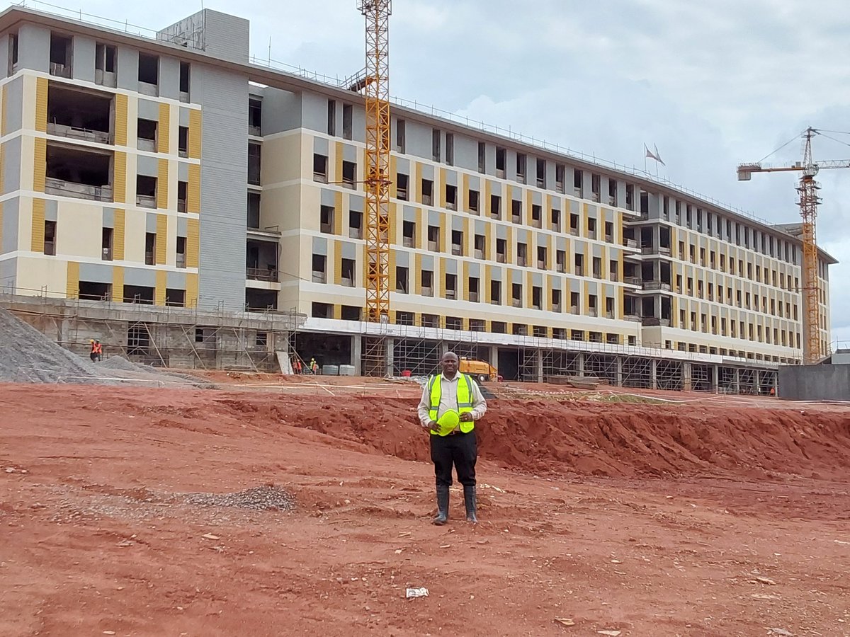 ainbyoo's tweet photo. Today, I accompanied the @MinofHealthUG Owner's engineer to check on the progress of the International Specialised Hospital in Uganda, Lubowa.  Yesterday's unfortunate incident, where MPs were unable to access site,  was occasioned by delayed transmission of Minister's clearance https://t.co/peBvwv7QRh