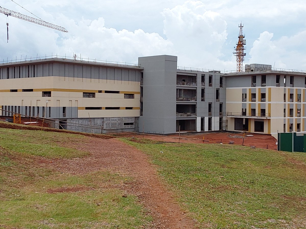 ainbyoo's tweet photo. Today, I accompanied the @MinofHealthUG Owner's engineer to check on the progress of the International Specialised Hospital in Uganda, Lubowa.  Yesterday's unfortunate incident, where MPs were unable to access site,  was occasioned by delayed transmission of Minister's clearance https://t.co/peBvwv7QRh