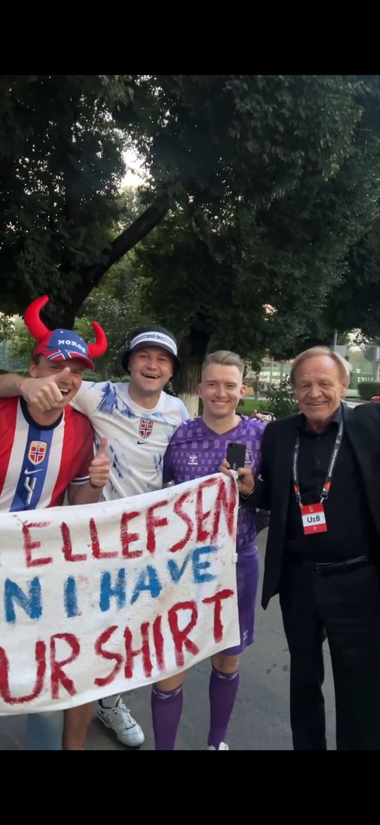 PerErikOfstad's tweet photo. Det er først når de største takker for seg at man skjønner hva man har hatt. Fra Kazakhstan, via Baltikum og til VM. Takk for alt, Geir. ❤️ https://t.co/MHtDWuENT5