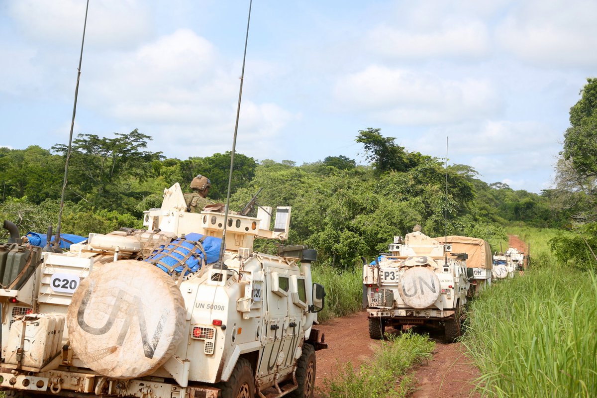 UN_CAR's tweet photo. Comment vivent les populations de #Lambi 🇨🇫 face aux défis sécuritaires ? À 150 km de #Bangui, les Casques bleus portugais 🇵🇹 de la #MINUSCA sont allés à leur rencontre pour recueillir leurs préoccupations. Retour sur cette patrouille de terrain.  #InvestInPeace #MINUSCAimpact 
🌐 https://t.co/4p1s0GIrTR