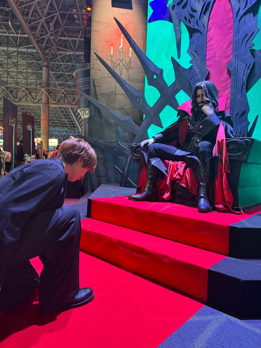 tokyo_game_show's tweet photo. ／
🕯#宮田俊哉 のTGS2026さんぽ
　コナミデジタルエンタテインメントブース
＼

10月15日発売予定
『Castlevania: Belmont's Curse』を試遊🩸

「悪魔城ドラキュラ」シリーズ最新作の舞台は
1499年の中世パリ🌙
ドラキュラと宮田さんの化学反応に注目👀

@t_miyata_kmf2

📍5ホール／コナミデジタルエンタテインメントブース

#TGS2026 #東京ゲームショウ30th