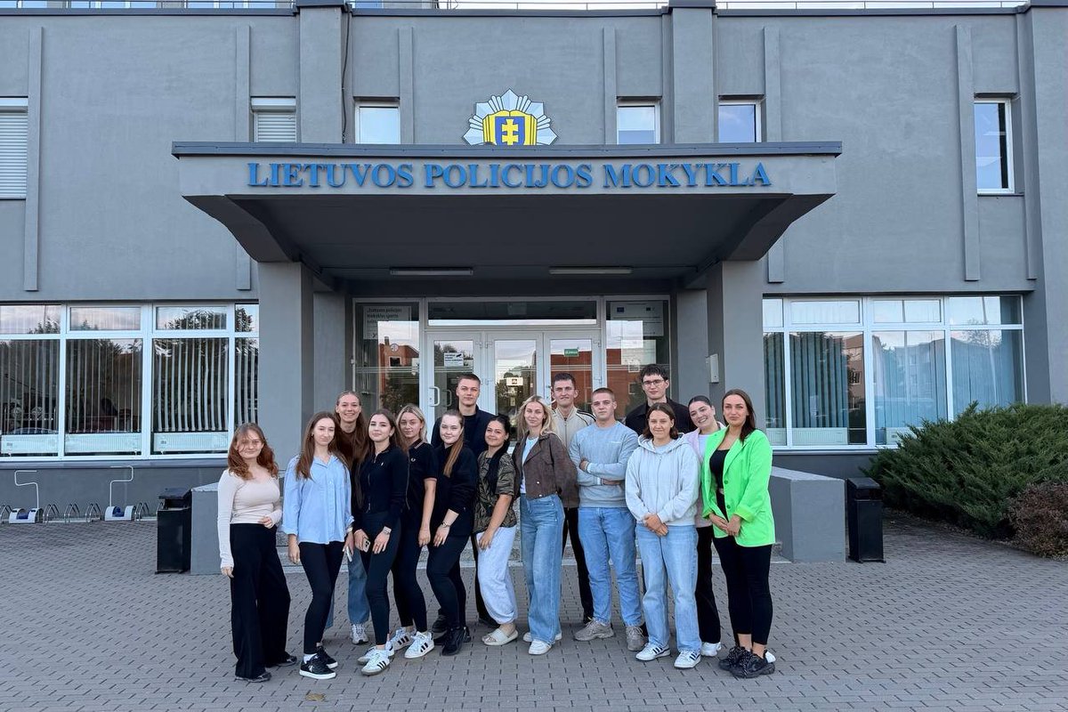 oduvs's tweet photo. У межах реалізації грантового проєкту Міністерства молоді та спорту України «Молодіжна стійкість та демократичне лідерство майбутніх правоохоронців» представниці ОДУВС взяли участь у міжнародному молодіжному обміні зі Школою поліції Литви https://t.co/9e0SIveKIC