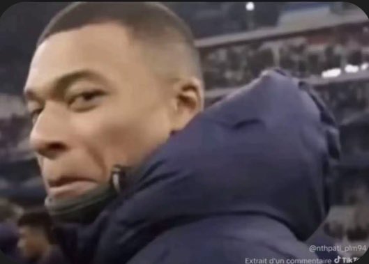 Majin91charo's tweet photo. C’est lui le grand frère de Salah ? https://t.co/o9L5bX2Yet