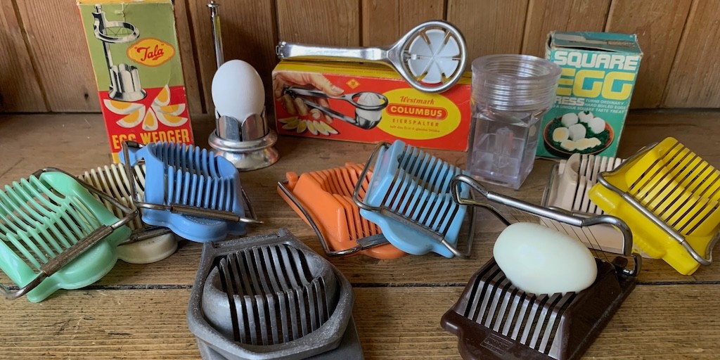 VintageKitchen_'s tweet photo. Whether it's a sandwich or salad, get quick neat slices with our colourful vintage egg slicers. 🥚 🥚 🥚 https://t.co/d63sfpLnL0
#VintageEggSlicer #EggSandwich #EggSalad #SustainableKitchenware https://t.co/wCkglSLwka