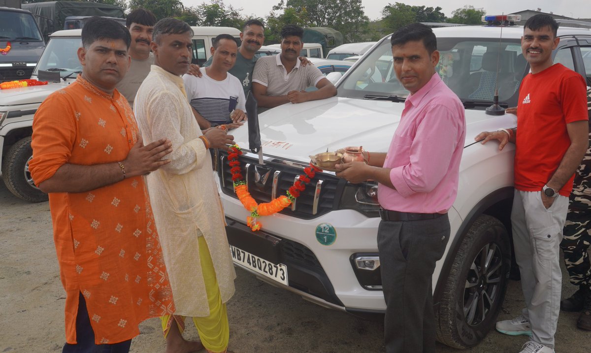 12BnSSB_INDIA's tweet photo. आज 17.09.2026 को श्री पवन कुमार, कार्यवाहक कमाण्डेंट, 12वीं वाहिनी SSB किशनगंज के कुशल नेतृत्व में वाहिनी परिसर में विश्वकर्मा पूजा का आयोजन श्रद्धापूर्वक किया गया। अधिकारीगण, जवानों एवं परिवारजनों ने सहभागिता कर वाहिनी की सुख-समृद्धि, सुरक्षा एवं सफल संचालन हेतु प्रार्थना की। 🙏 https://t.co/mm62WS93op