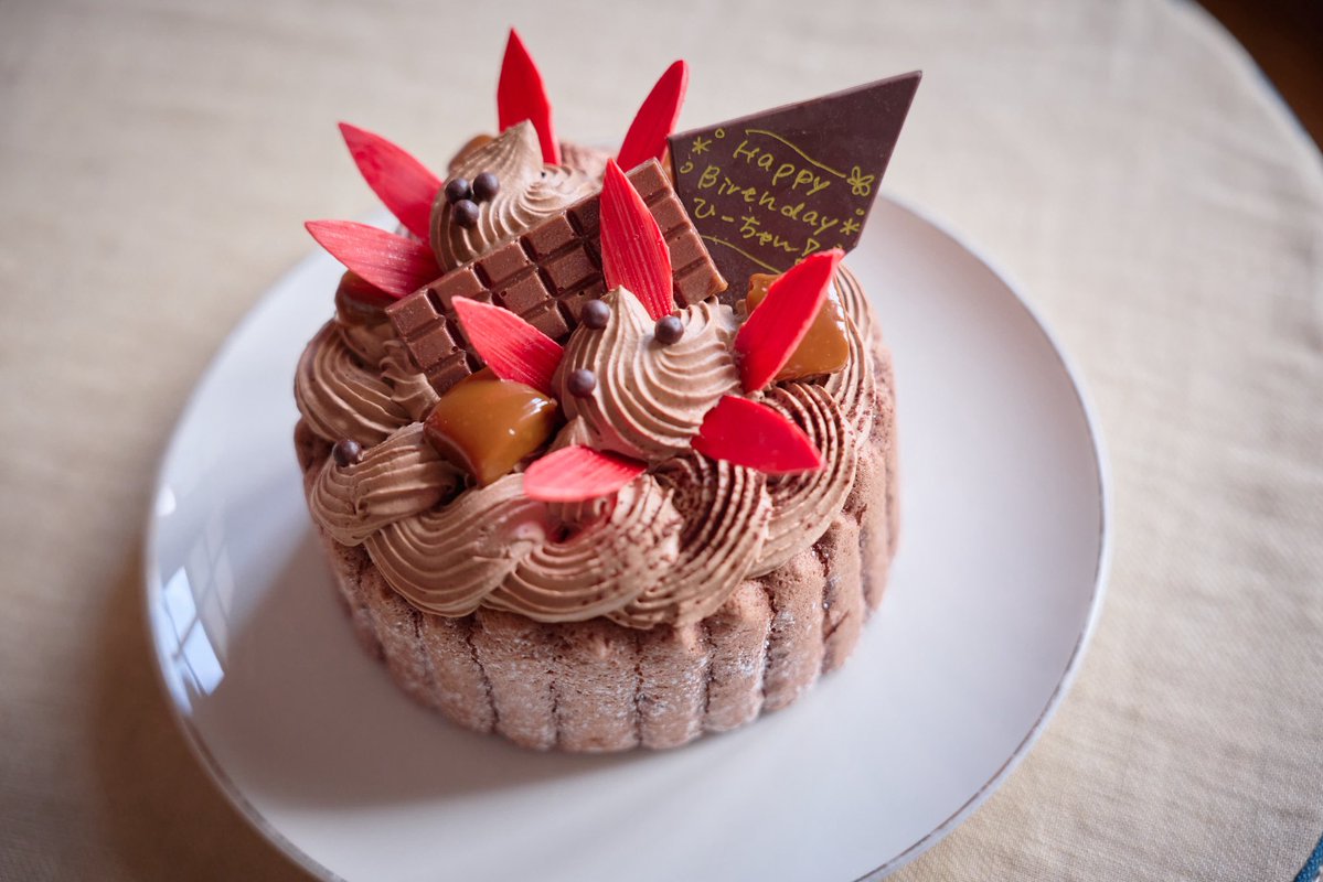 VOICEChannel4's tweet photo. 🎂 #櫻井陽菜 さん、お誕生日おめでとうございます！

レベルアップした一年が、素敵な毎日になりますように✨

先日の #VOICEスタイル VOL.7の撮影では、ひと足先にお祝いさせていただきました🎉

#ボイスタ https://t.co/4r5XvBVnmd