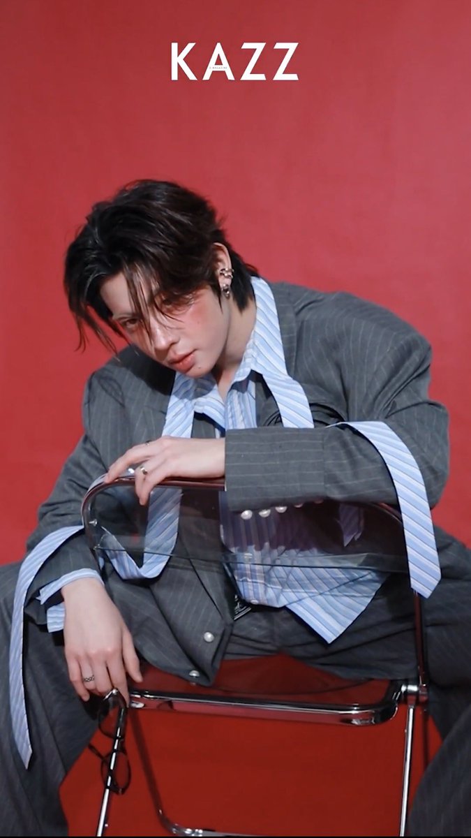NAPnSNAP's tweet photo. หล่อทุกการขยับตัวแบบนี้ต้องเหมาแล้ว 🫪

#KAZZxFIRSTONE
#Firstone https://t.co/2WX1p16cev