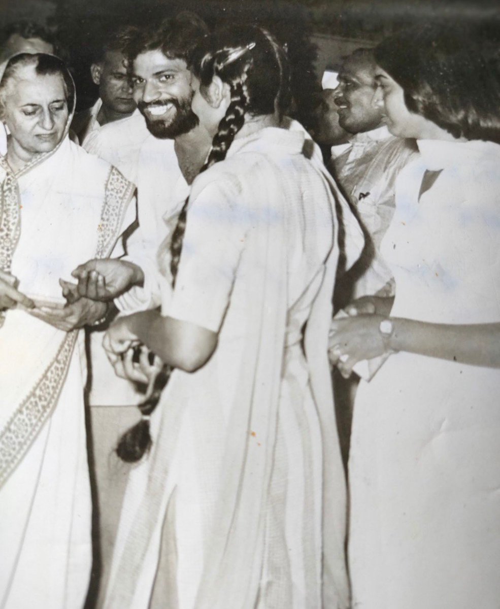 latahaya's tweet photo. With my favourite Iron Lady Indira Gandhi ji when I was the President of student Union..Somehow got this pic..
#indiragandhiji
#autograph
#rarepic https://t.co/ErGJ3OuPLT