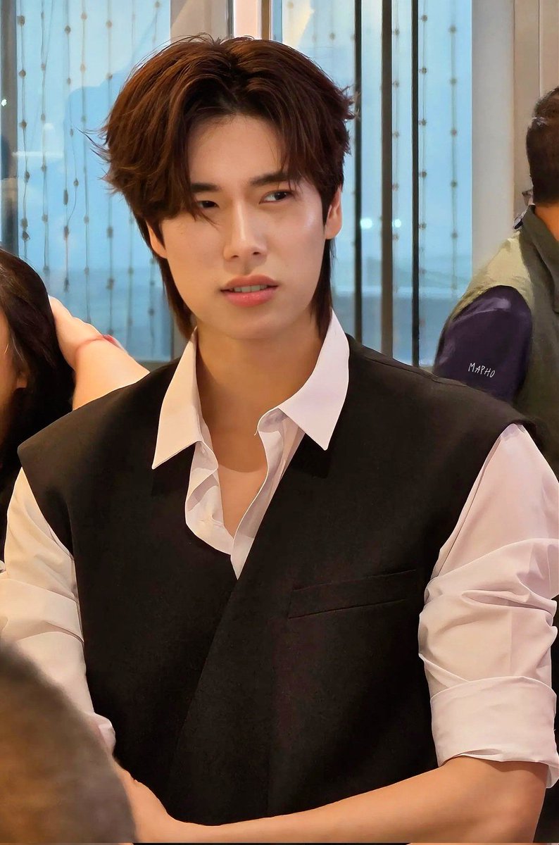 1nonlycupcakez's tweet photo. Opened twitter and the first thing i see is some ppl demanding for gmm to not release 2027 lineup (just cuz alotta shows from 2026 lineup aren't here)???? That's not how it works- https://t.co/GCvyTBvGmo