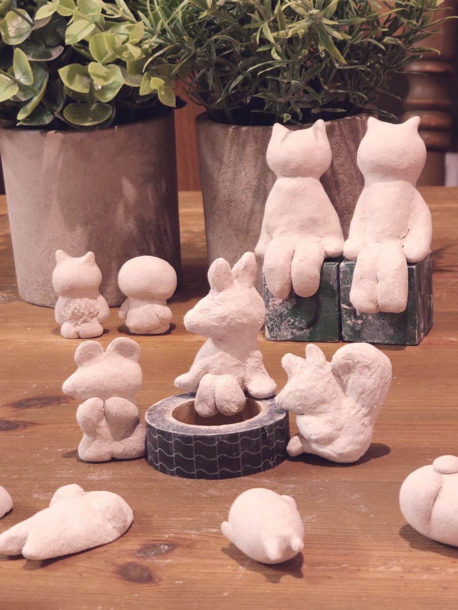 cheese_pupu's tweet photo. oterart金澤の準備がすごくたのしい♪
もしかしたら描くより作る方が好きかも𓈒𓂂𓏸
今回は絵だけじゃなくて、世界の中に絵があるような感じというか、、
どう飾ろうかわくわくしてます💓
明日はいよいよ搬入日です(間に合う？😳)
どんな風になるのかな、、🌳🐈
#oterart #オテラート https://t.co/2NU72afMAM