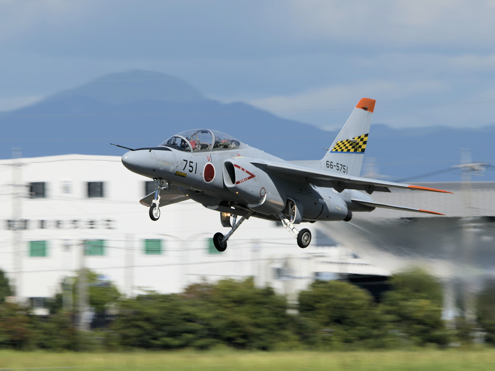 GALLERY_MAD's tweet photo. 今秋の航空祭は高倍率ズームをメインで使おうと、しばらくしまっていた150-600を出してきて、今日は浜松基地外周で慣熟撮影。やっぱりキレは単焦点に劣りますが、T-4からE-767まで一本で撮れるのは便利。
#浜松基地 https://t.co/ysCGdkFjYa