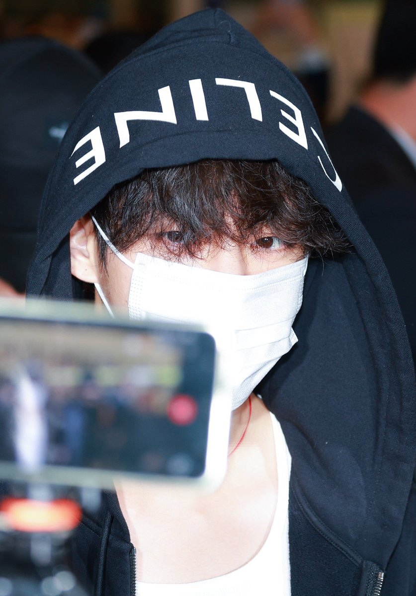 thvismuse's tweet photo. ya'll won't believe BLACK HAIR PERM TAEHYUNG IS BACKK😭😭😭 https://t.co/MTLPY9xwFp