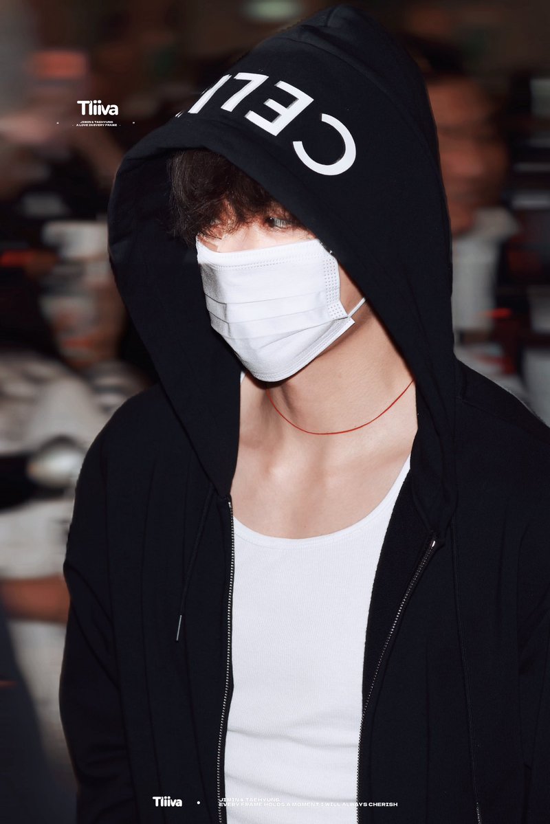 Miv_vm95's tweet photo. 260917 태형이🐻 ICN🛫
#태형 #뷔 #김태형 
#TAEHYUNG #V
#BTS #방탄소년단 https://t.co/It4glIZ7Sj