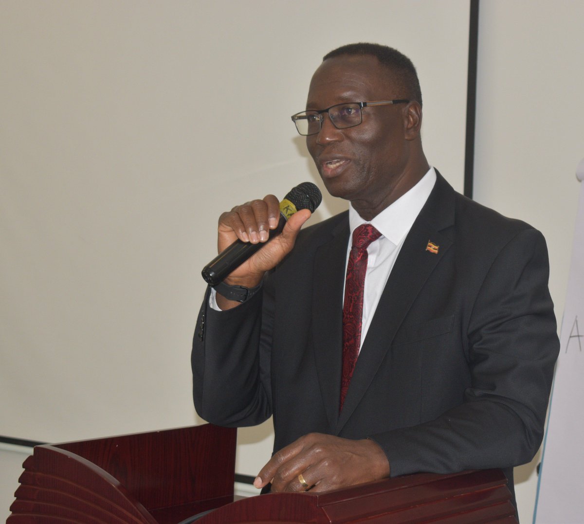 Mglsd_UG's tweet photo. Permanent Secretary @AggreyKibenge has called for collective action by Government, Employers, Workers’ Organisations &amp; Development Partners to advance decent and productive employment in Uganda. 
@mopsuganda @mofpedU @UgandaMediaCent 
#DecentWork #LabourRights https://t.co/S2IIYh1psE
