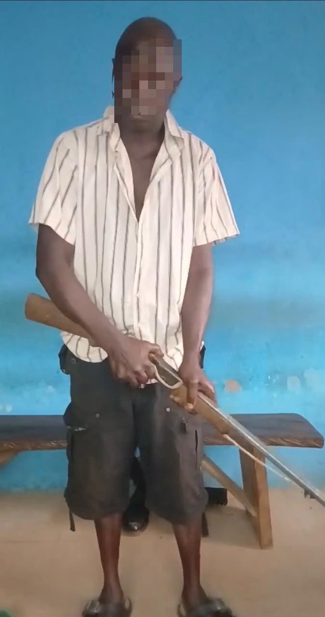 connectIBADAN's tweet photo. A resident of Zion Estate, Akobo, Ibadan, was allegedly shot by a security guard at 4 a.m. while stepping out to pump water. Oyo Police arrested the 49-year-old suspect and recovered four locally made guns and a machete. Investigation is ongoing. https://t.co/v5JEikgSaZ