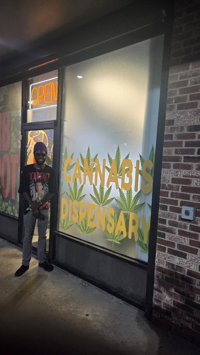 ZJHENO's tweet photo. Hapa Mambo Ni Legit! 
The State Of Missouri Makes A lot Of Money (Taxes) From These Shops/ Dispensaries! Mtaani Bado Watu Wanashikuwa Viti Za Upus! Africa Wake Up And Exploit This Potential Opportunity Of Making Millions To Help Improve The Lives Of Yourselves &amp; Heal The Nation! https://t.co/cNC25RrkJX