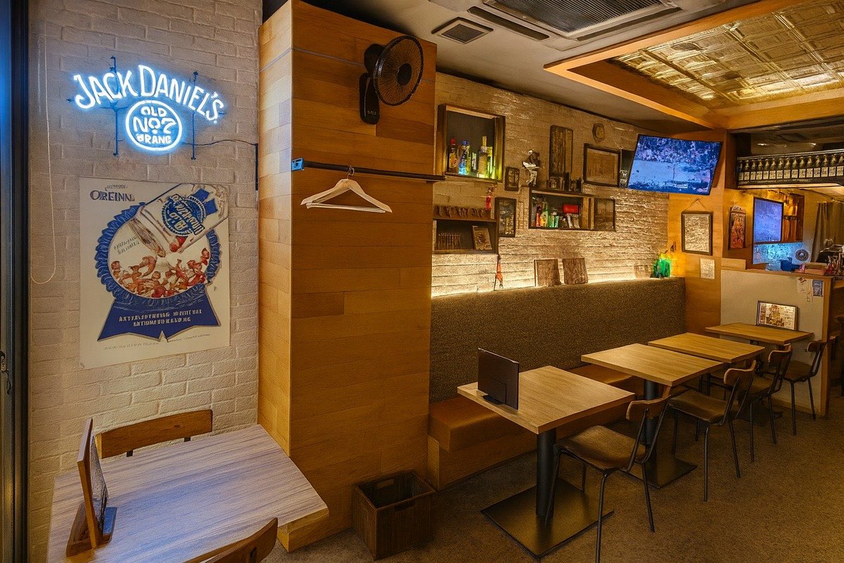 Dank_cafebar's tweet photo. 名古屋で夜遅くまで空いているお店、探してませんか？🌙

​栄4丁目にあるCafe＆Bar Dankは朝5時まで元気に営業中！

お腹を満たすパスタやステーキから、
お酒・スイーツまで勢揃い🍽️

​⏰ 22:00〜29:00（L.O. 28:00）

全席喫煙OK＆おひとり様も大歓迎です✨

#女子大ホスト
#夜カフェ
#深夜営業 https://t.co/f0KzZPOCBi