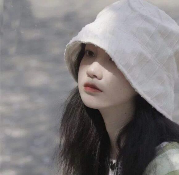 MAXTHAWATCHAI6's tweet photo. 🧢 🌱 💰 🍬 Ice cream for breakfast, no regrets https://t.co/0HTDdzFJhW