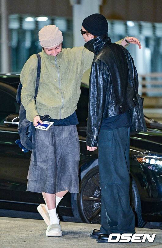 kookyun's tweet photo. The Namjoon and Hoseok hug 🫂 https://t.co/EZd0hL5F78