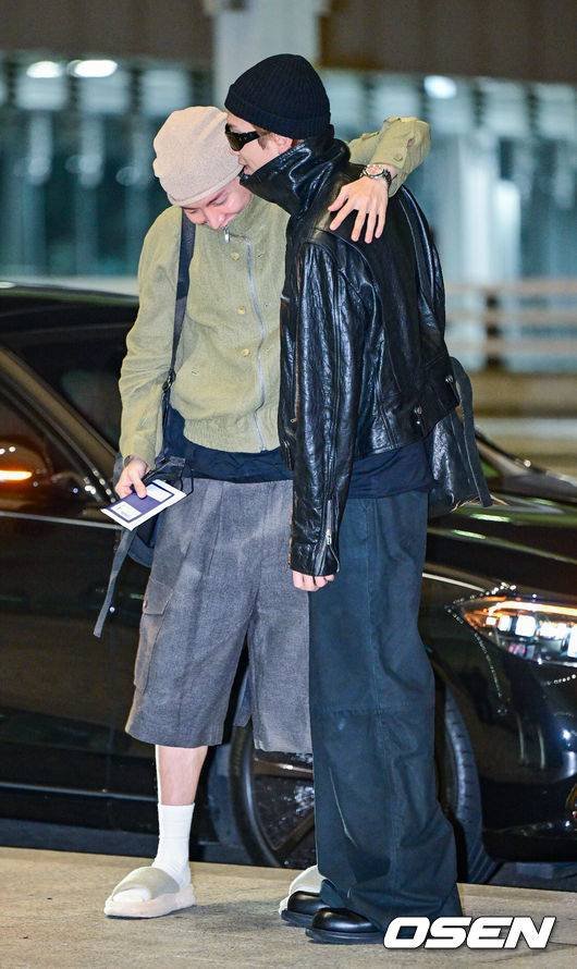 kookyun's tweet photo. The Namjoon and Hoseok hug 🫂 https://t.co/EZd0hL5F78