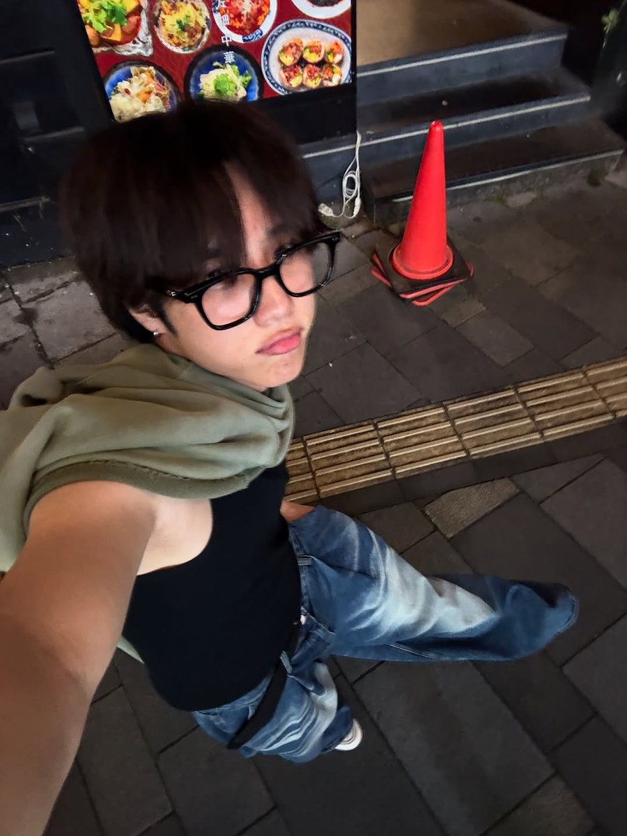 swlovezone's tweet photo. mz shot 📸! https://t.co/OYAX1YpGWY