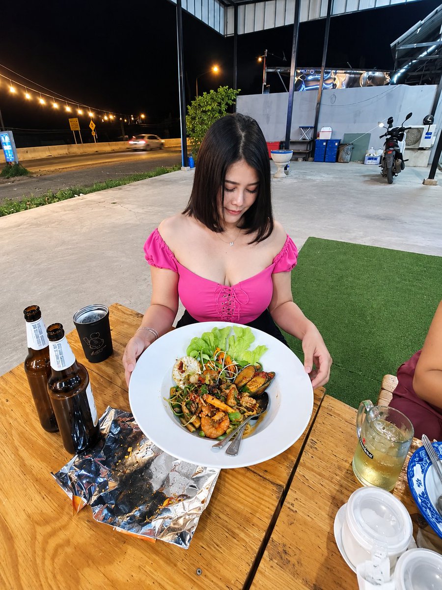 eua6lt's tweet photo. หาคนเลี้ยงขนมงับ🥰🥰🥰 https://t.co/sEbfWXliIO