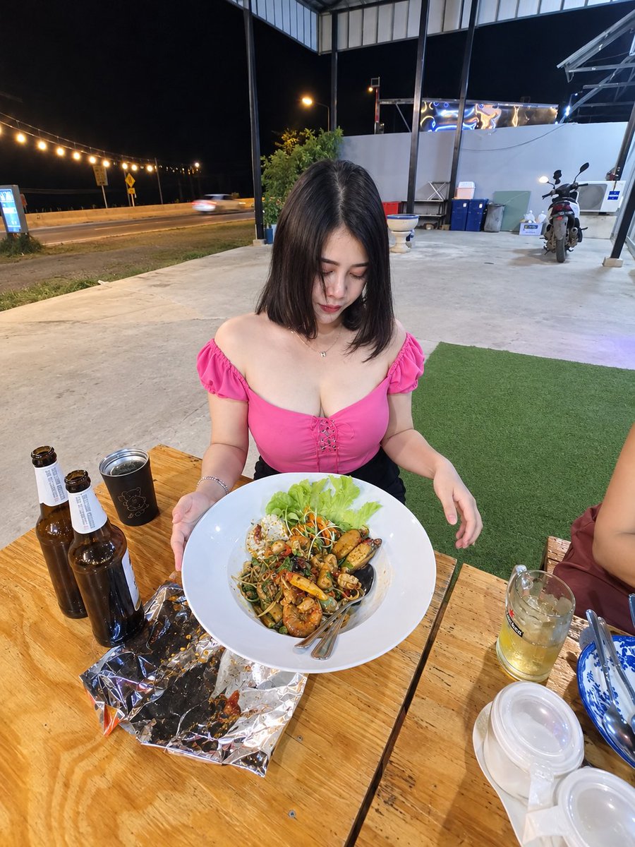 eua6lt's tweet photo. หาคนเลี้ยงขนมงับ🥰🥰🥰 https://t.co/sEbfWXliIO