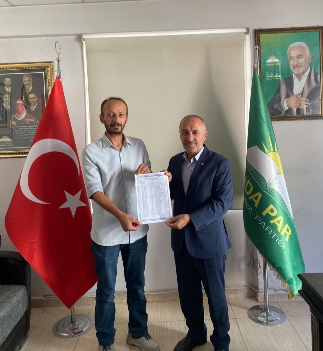 Abdulselaminal6's tweet photo. Sn İl Başkanım Abdülaziz Önen

Mazbatanızı almanızdan dolayı sizi gönülden tebrik ediyorum. İl Başkanlığı görevinin ilimize, partimize ve davamıza hayırlı olmasını diliyorum.
Rabbim bu kutlu yolda sizi utandırmasın. 
#HÜDAPAR https://t.co/GMly86WWwy