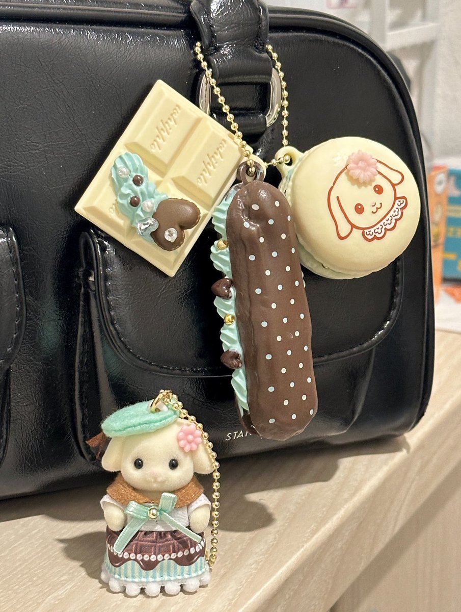 mirabelkry's tweet photo. GAK KUAT BANGET... SYLVANIAN FAMILIES MINT CHOCO INI TERLALU GEMAS 🥹 https://t.co/fk7Dl3gTCG