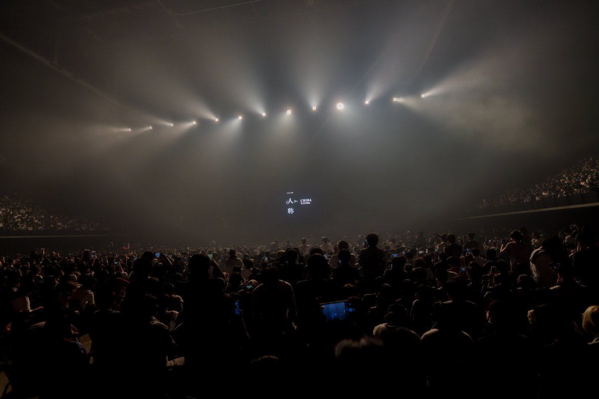 a_spring_thief's tweet photo. 9/15(火)開催の千葉公演１日目に参加させていただきました。
失礼な点も多々あったかと思いますが、忘れられない充実した時間を過ごすことができました。
ほんのすれ違い程度であったとしても、あの日関わってくださった皆さん、本当にありがとうございました！

#ヨルシカ_一人称 https://t.co/CNi5UH5M5w