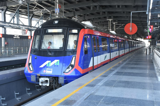 RailAnalysis's tweet photo. #MumbaiMetro #Line9 #Phase2 moves closer to launch as MMMOCL begins critical #signalling integration tests

Read more: https://t.co/xRpjr7lp4v

@MMMOCL_Official 

#MMMOCL #MumbaiMetroRail #MetroTesting #SpeedTrials #CharkopDepot #MetroInfrastructure #UrbanMobility #RailAnalysis https://t.co/AtAmQbiXo8