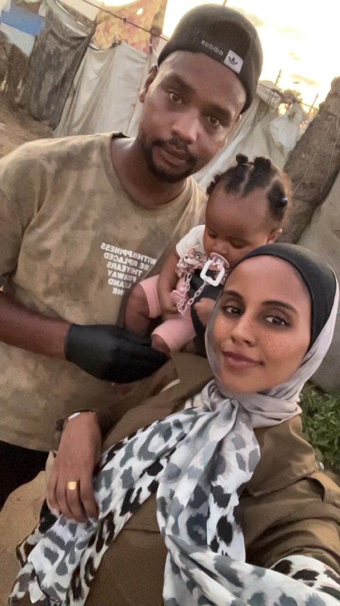 oliveegirl's tweet photo. This beautiful Black Palestinian family from Gaza is reaching out to us for help.
They are very kind & honest people.
They only need to buy diapers & formula milk for their baby daughter. 💚
Follow @Abedalnassmpmw ✅️💚

Donate here: https://t.co/M31SEwjAhT

They did not receive any donations in 5 days!!!