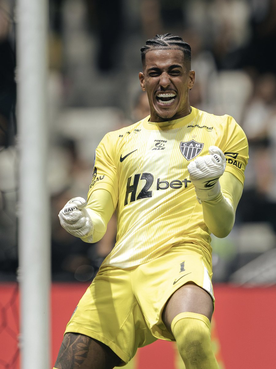 Atletico's tweet photo. GABRIEL DELFIM, TRÊS PÊNALTIS DEFENDIDOS E UMA NOITE PRA FICAR NA MEMÓRIA! 🧱🔥🧤 https://t.co/BeNpF6urS8